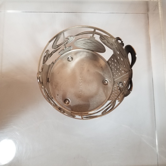 Bath & Body Works Christmas Set of 2 Silver Candle & Soap Holder Holiday Set - Picture 7 of 16